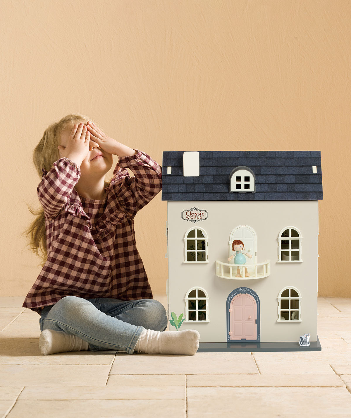 Old fashioned dollhouse clearance