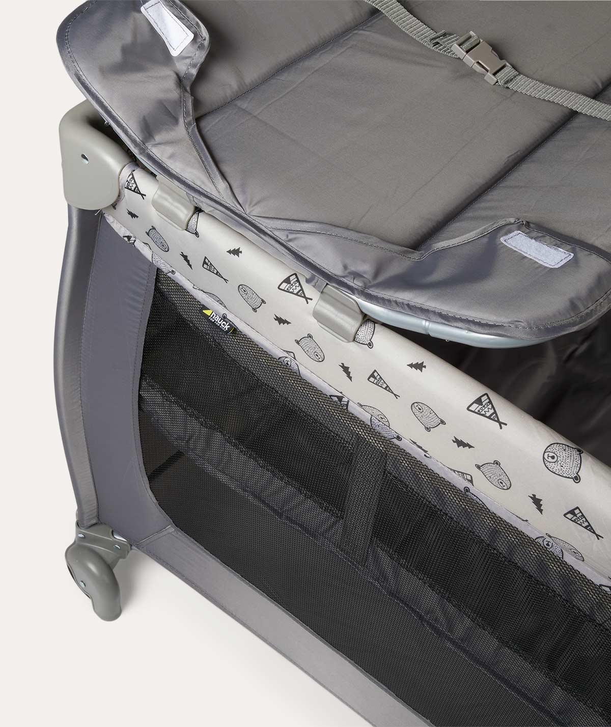 Hauck play and relax travel cot hotsell